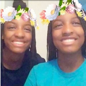 Meet your Posher, Dionne